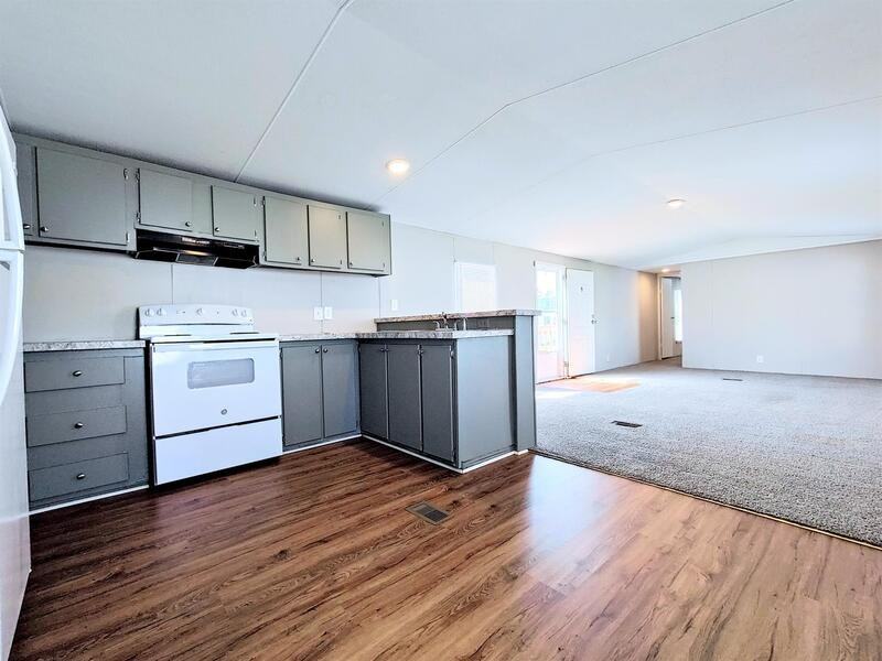 212 Sunshine Dr - Photo 2 of 14