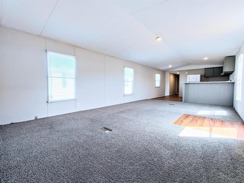 212 Sunshine Dr - Photo 3 of 14