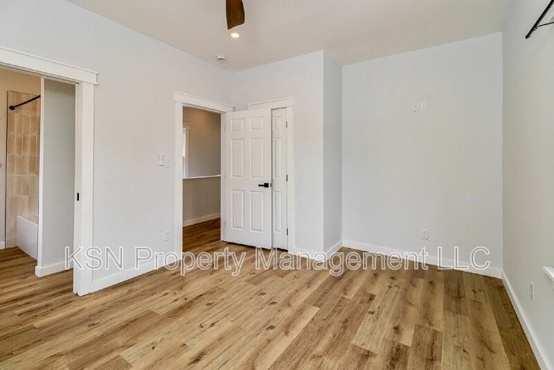 1025 W 38th St - Photo 6 of 15