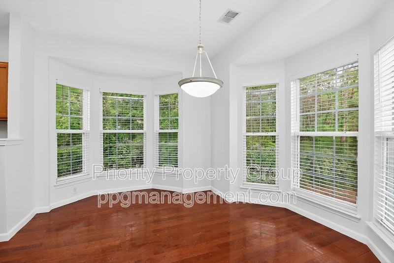 12304 Verdant Ct - Photo 3 of 33