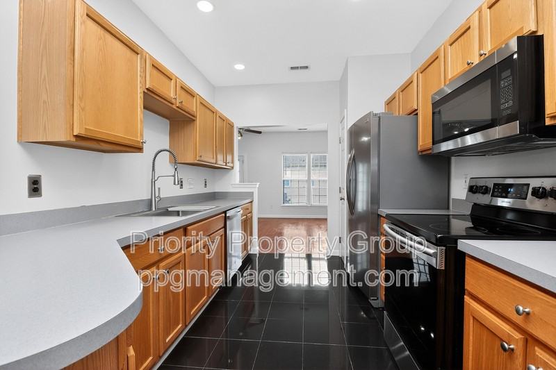 12304 Verdant Ct - Photo 5 of 33