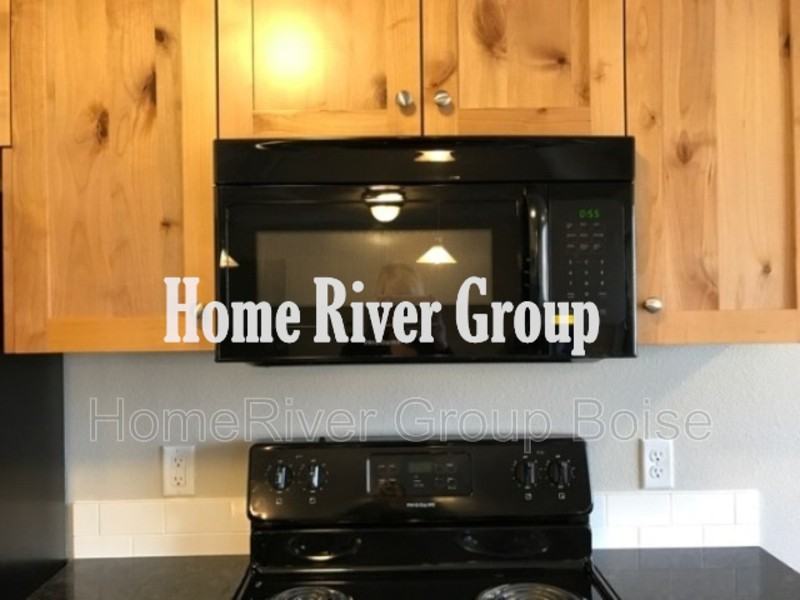 1330 S Edgewater Cir #201 - Photo 4 of 17