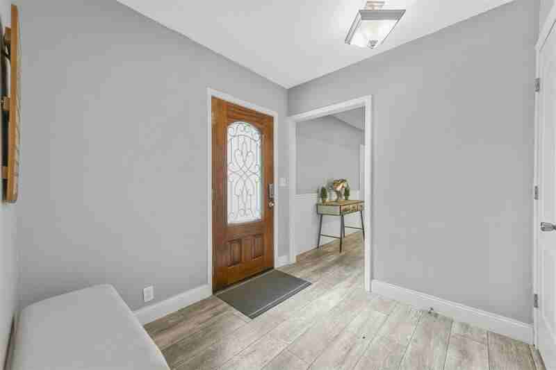 6209 Calmont Ave - Photo 3 of 24