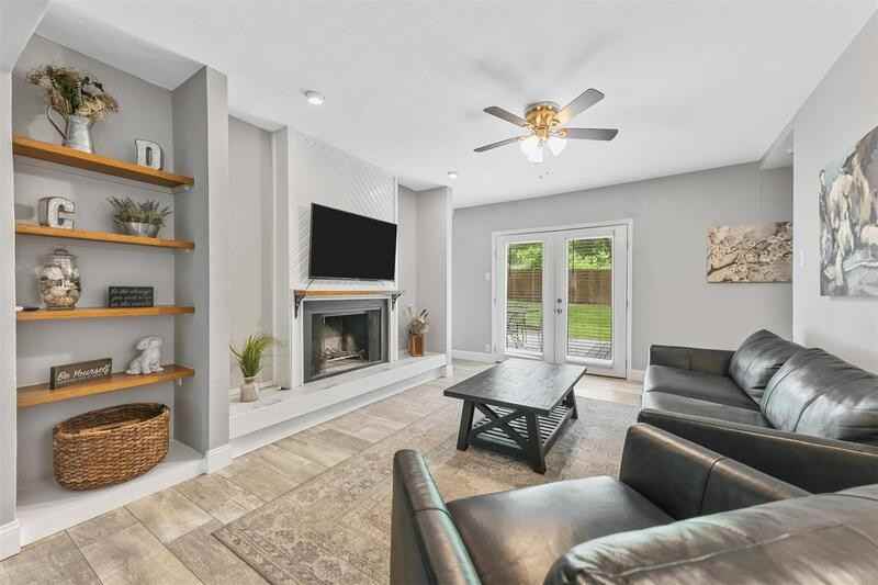 6209 Calmont Ave - Photo 4 of 24