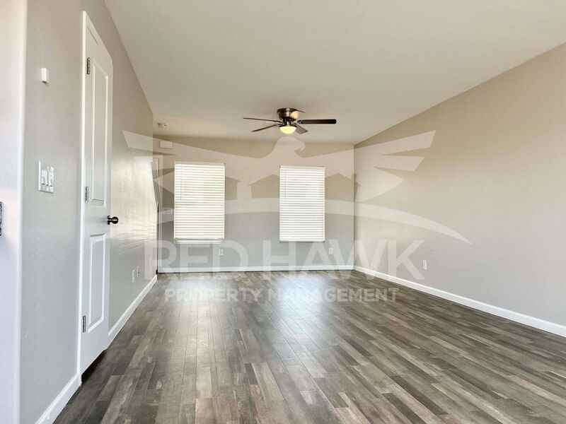 1660 S Wooten St - Photo 4 of 19