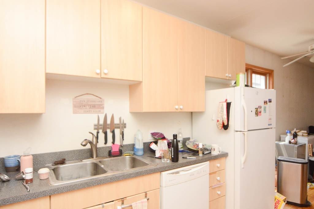 819 N Wood St #2 - Photo 4 of 21