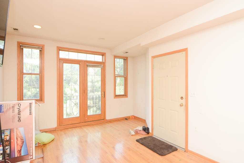 819 N Wood St #2 - Photo 6 of 21