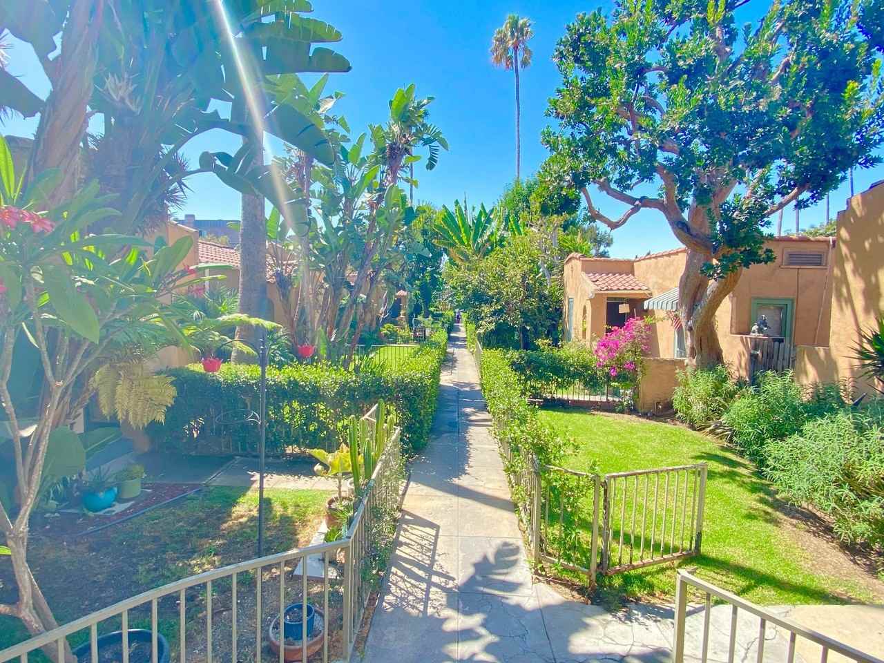 5225 De Longpre Ave - Photo 4 of 50