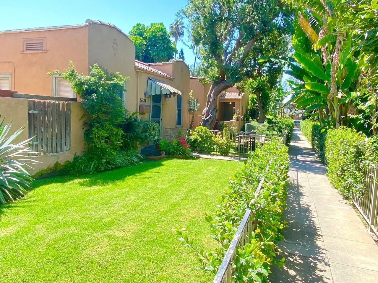 5225 De Longpre Ave - Photo 5 of 50