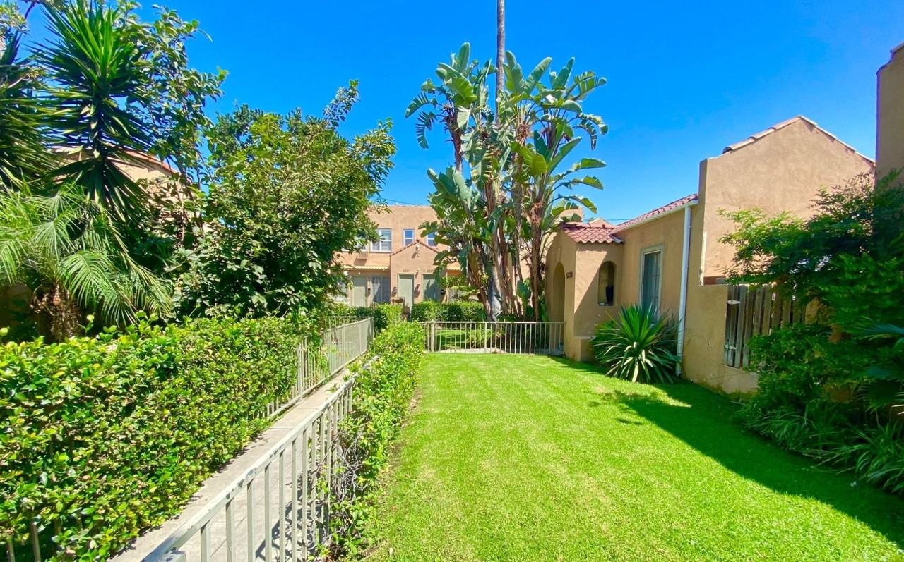 5225 De Longpre Ave - Photo 6 of 50