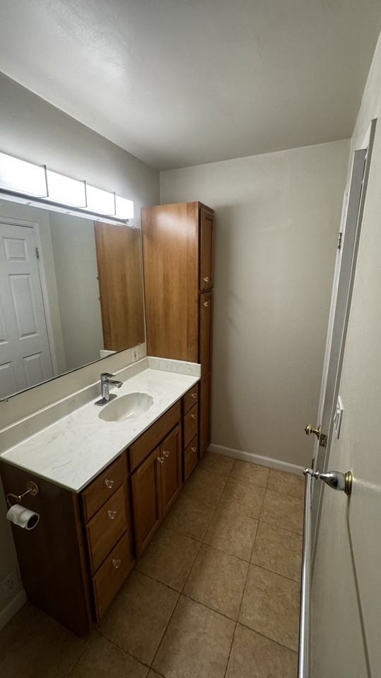 41685 Gifford Street - Photo 6 of 13