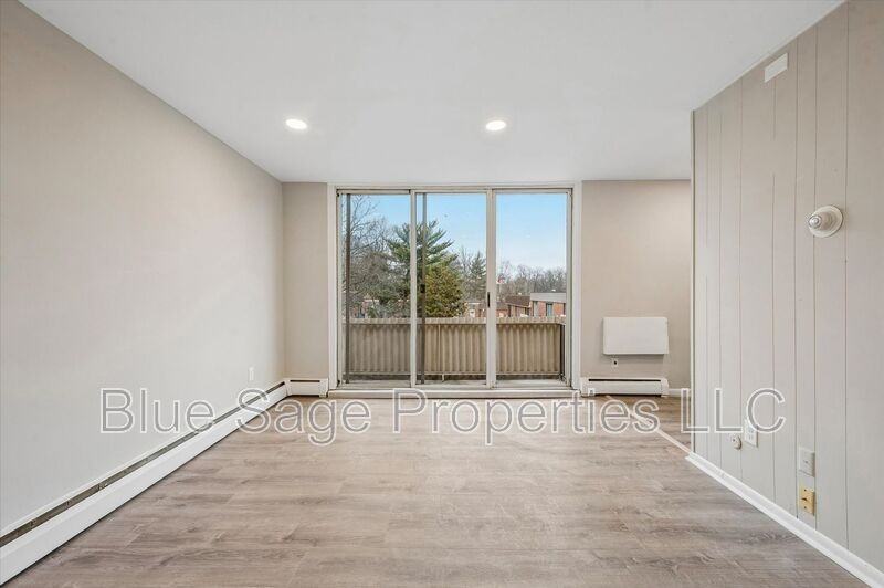 100 E Glenolden Ave #R11 - Photo 3 of 16