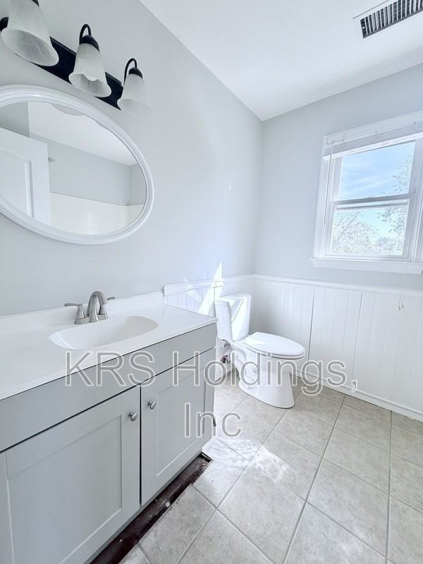 520 Elmwood Ave - Photo 6 of 11