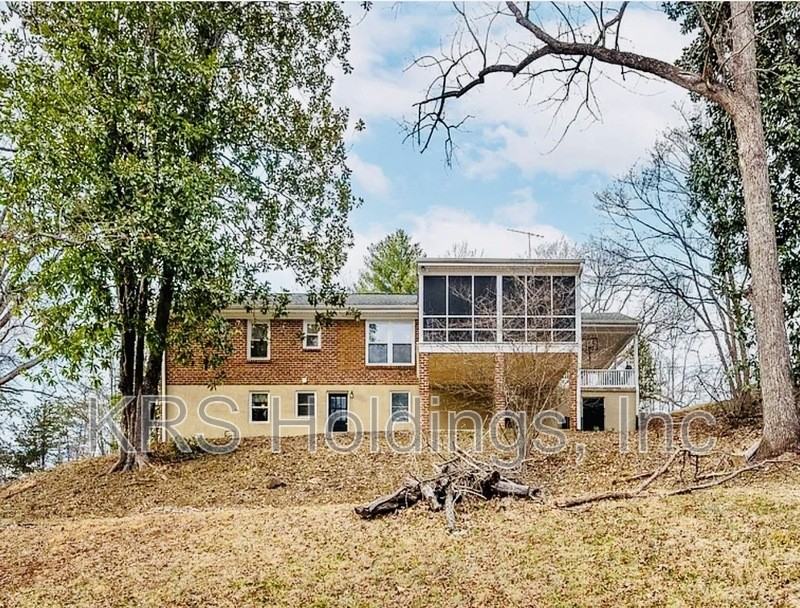 6048 Rhonda Rd - Photo 2 of 12