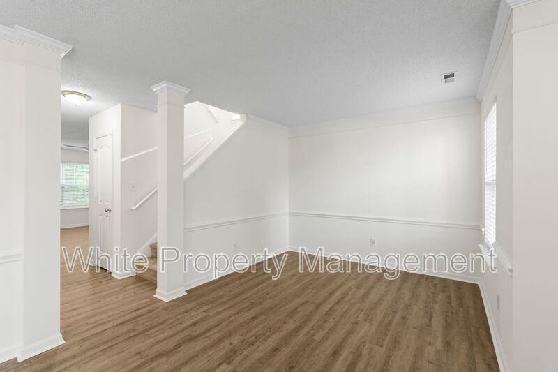 15505 Dehavilland Dr - Photo 2 of 42