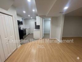 featured image of 2606 Woodlawn Ave #2