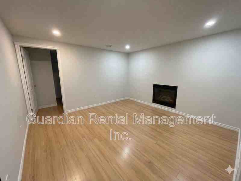 2606 Woodlawn Ave #2 - Photo 3 of 11