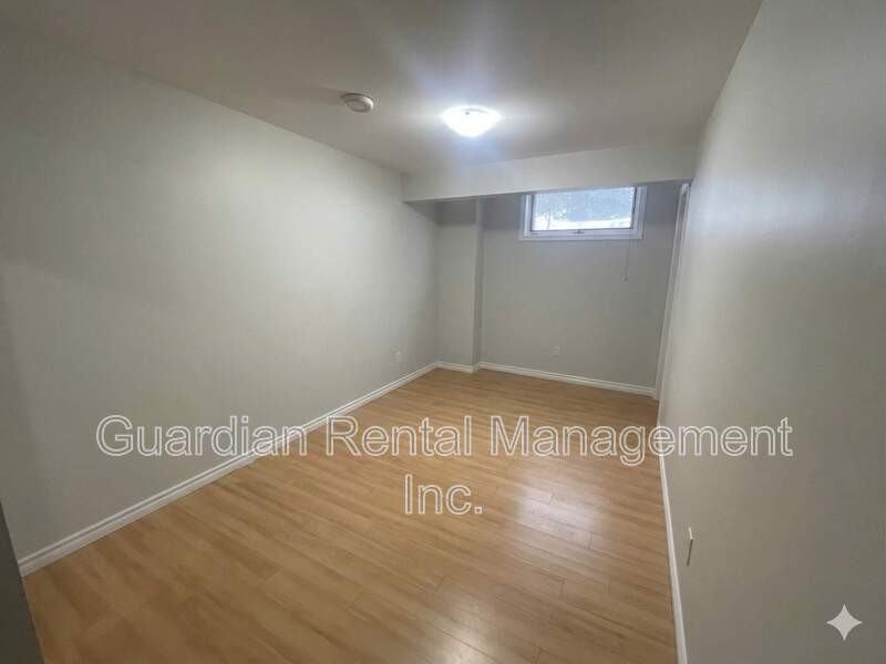 2606 Woodlawn Ave #2 - Photo 4 of 11