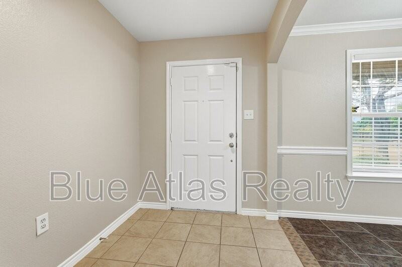 601 Steerman Ct - Photo 3 of 21