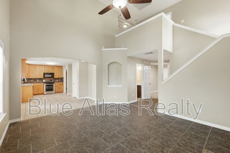 601 Steerman Ct - Photo 4 of 21