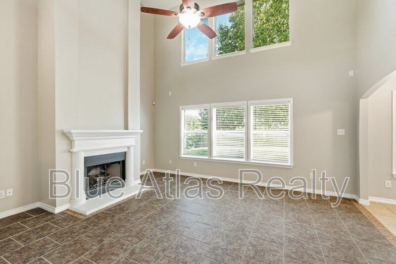 601 Steerman Ct - Photo 5 of 21