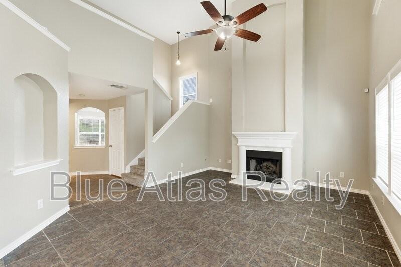 601 Steerman Ct - Photo 6 of 21