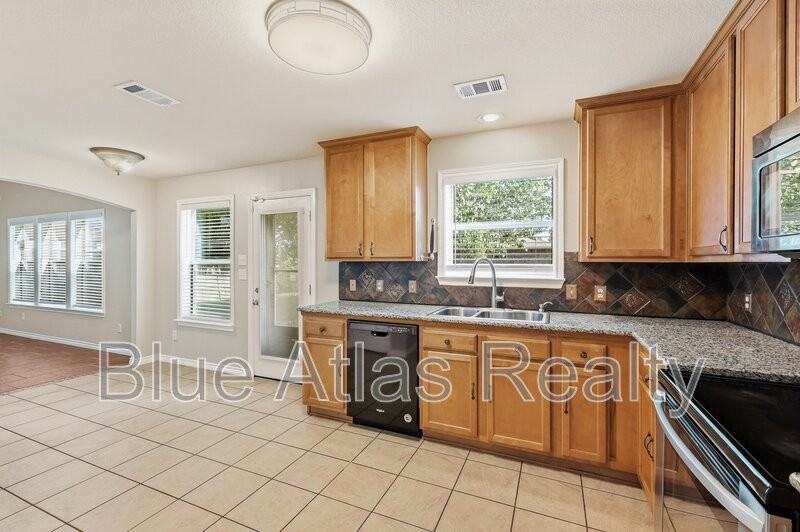 601 Steerman Ct - Photo 7 of 21