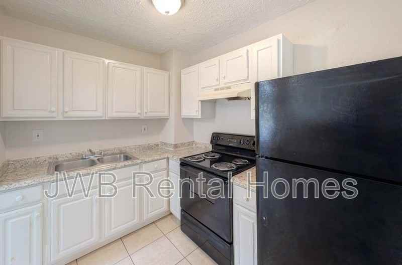 1060 W 13th St - Photo 2 of 17