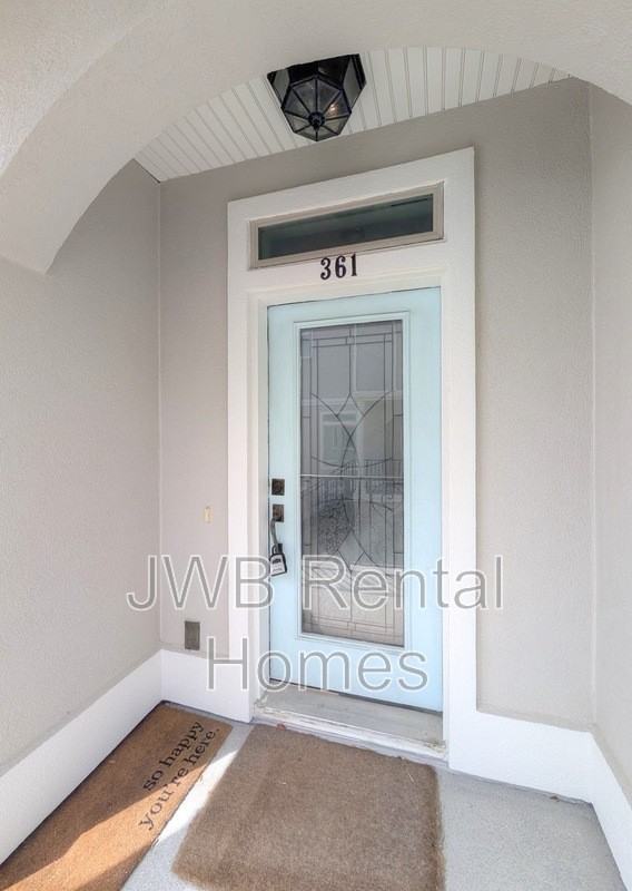 361 Ahern St - Photo 4 of 25