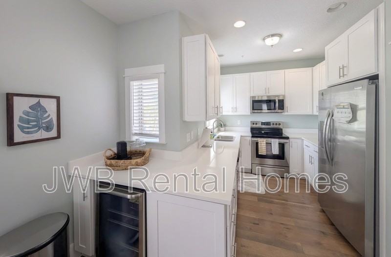 361 Ahern St - Photo 6 of 25