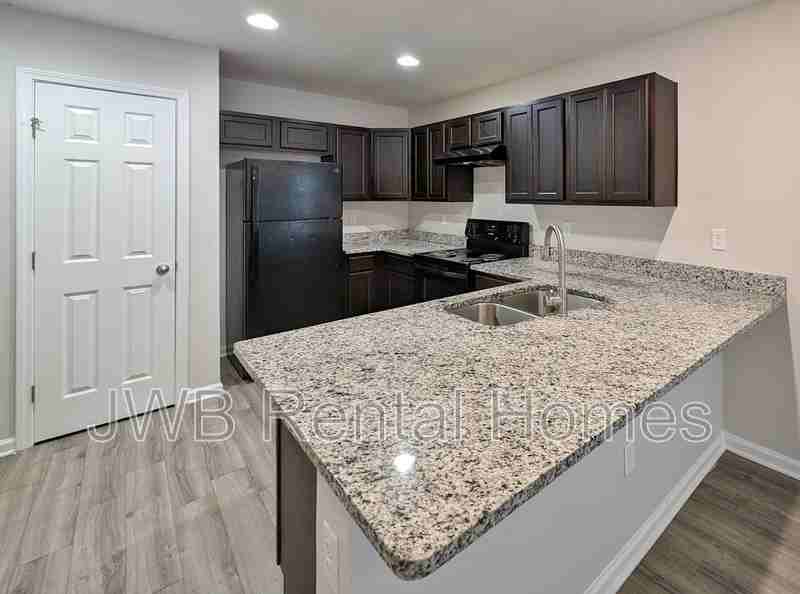 1461 Florida Ave - Photo 2 of 15