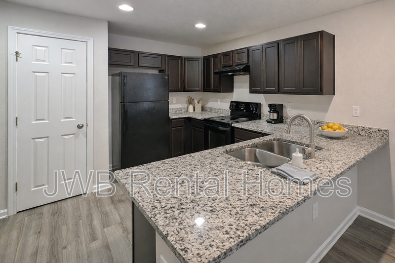 1461 Florida Ave - Photo 3 of 15