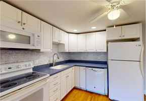 featured image of 2 Mcdewell Ave #18