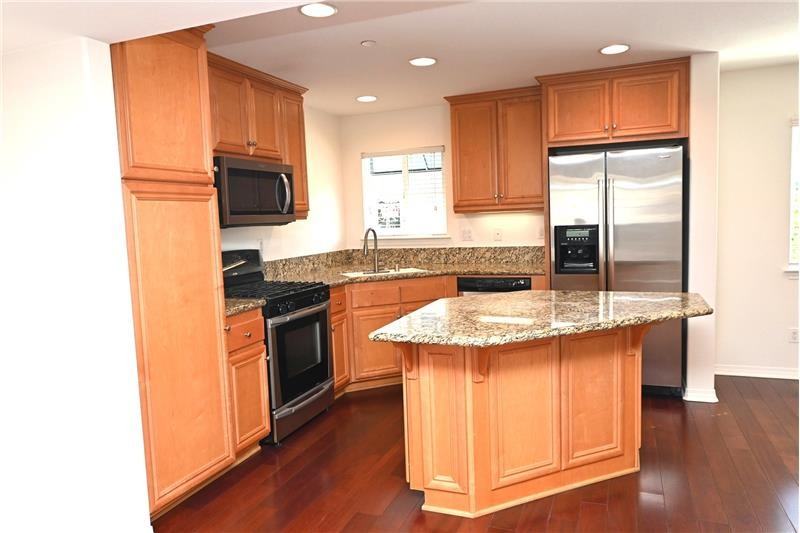 4039 Aidan Cir - Photo 5 of 33