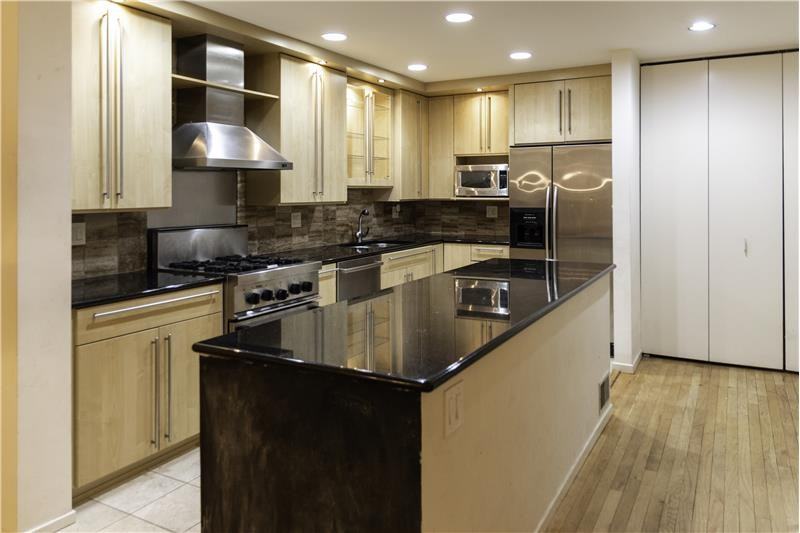 1810 N Fremont St #T11 - Photo 5 of 21