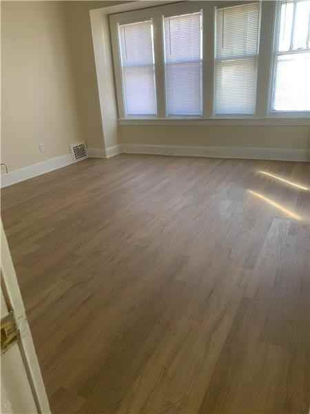 2561 S 29th St Lowr - Photo 3 of 8