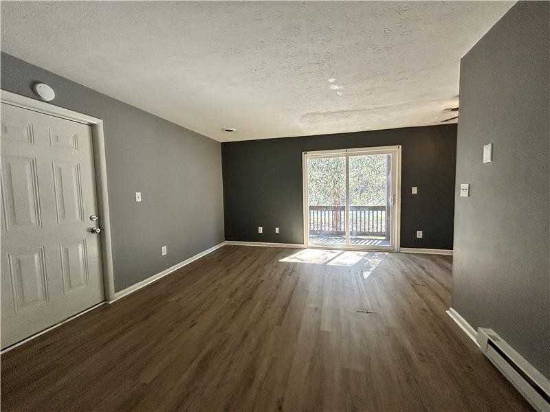 365 N 12th St #3 - Photo 3 of 8