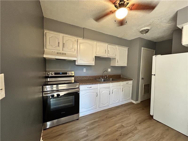 365 N 12th St #3 - Photo 4 of 8