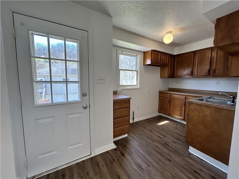 642 Cove Rd #1 - Photo 4 of 9