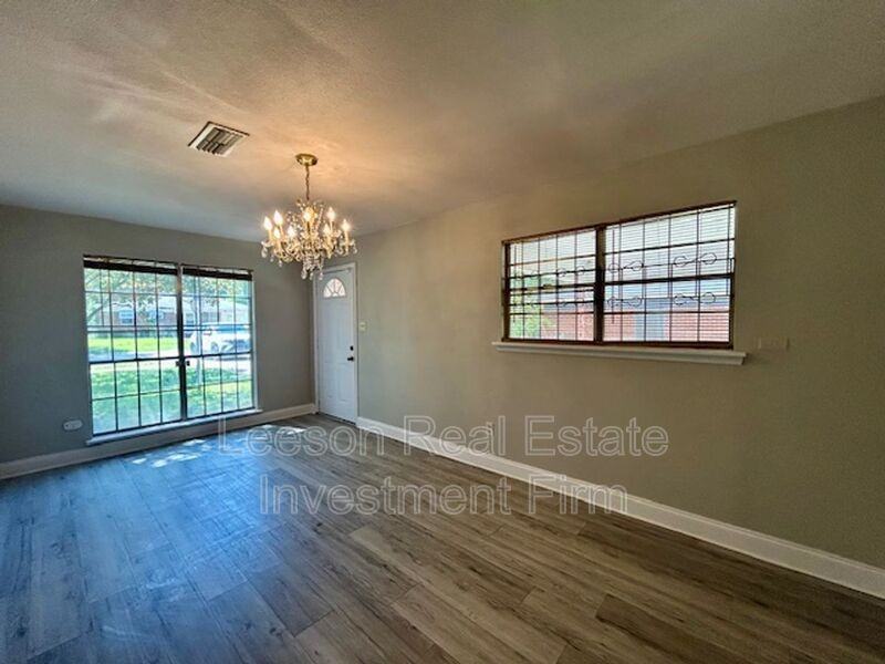 317 Oregon Ave - Photo 3 of 13