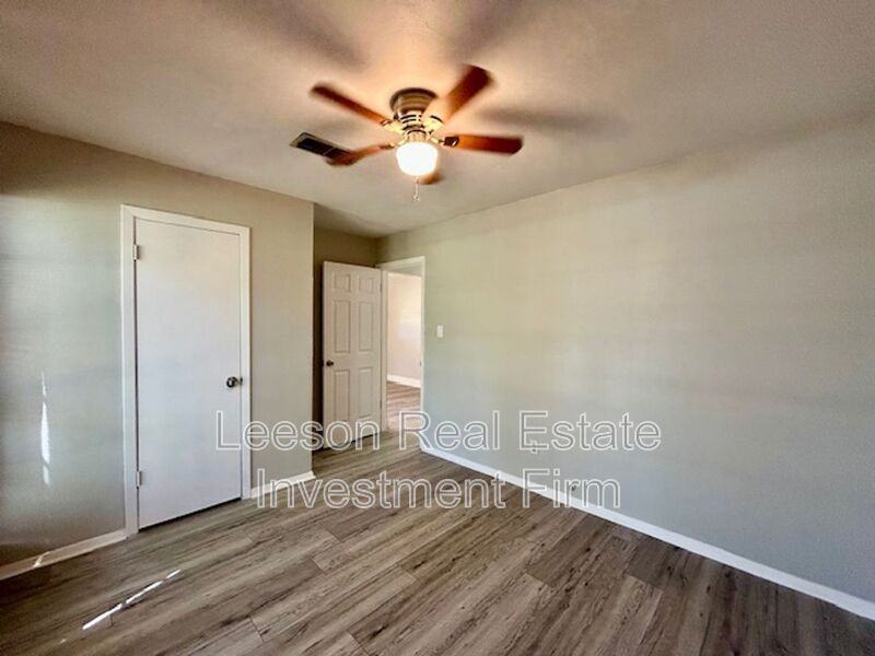 317 Oregon Ave - Photo 6 of 13