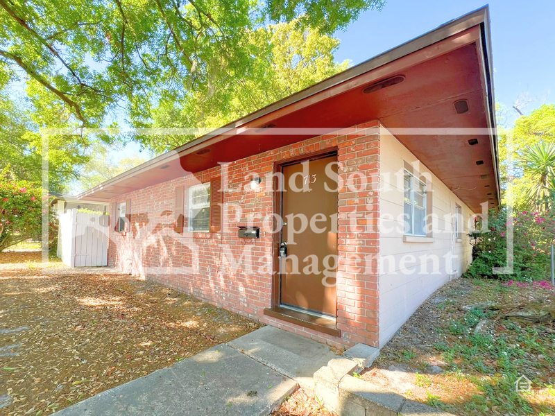 713 Johnson Ave - Photo 2 of 12