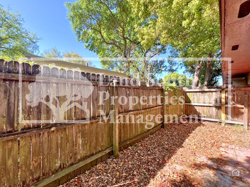 713 Johnson Ave - Photo 3 of 12