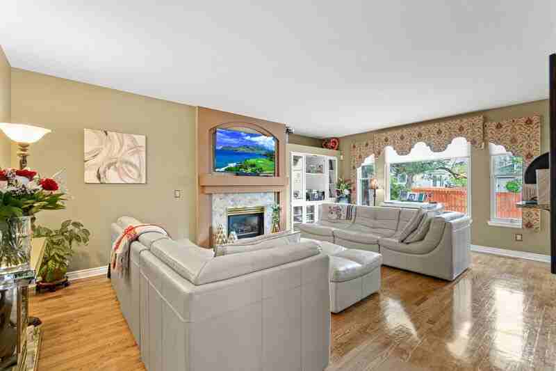 5882 S Ensenada St - Photo 7 of 26