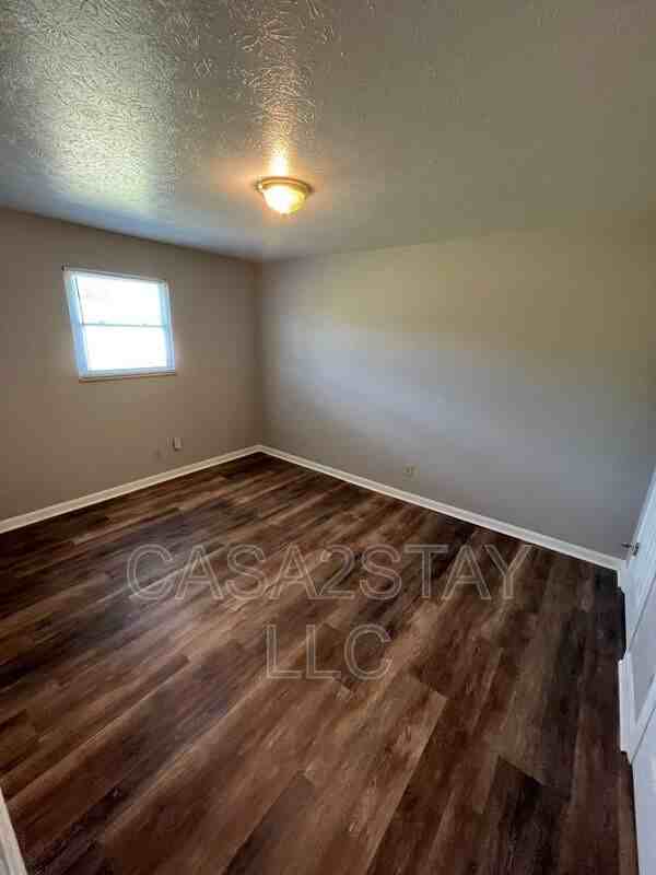 4915 Saddlebrook Ln #8 - Photo 4 of 11