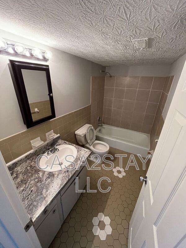 4915 Saddlebrook Ln #8 - Photo 7 of 11