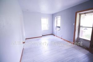 featured image of 3010 Johnson Ave Nw #LOWER