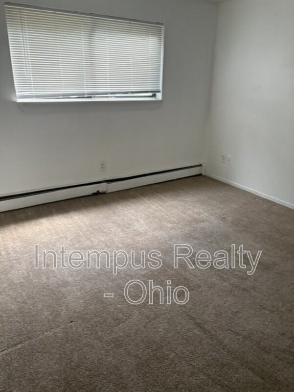 1667 Timber Ct #1 - Photo 3 of 6