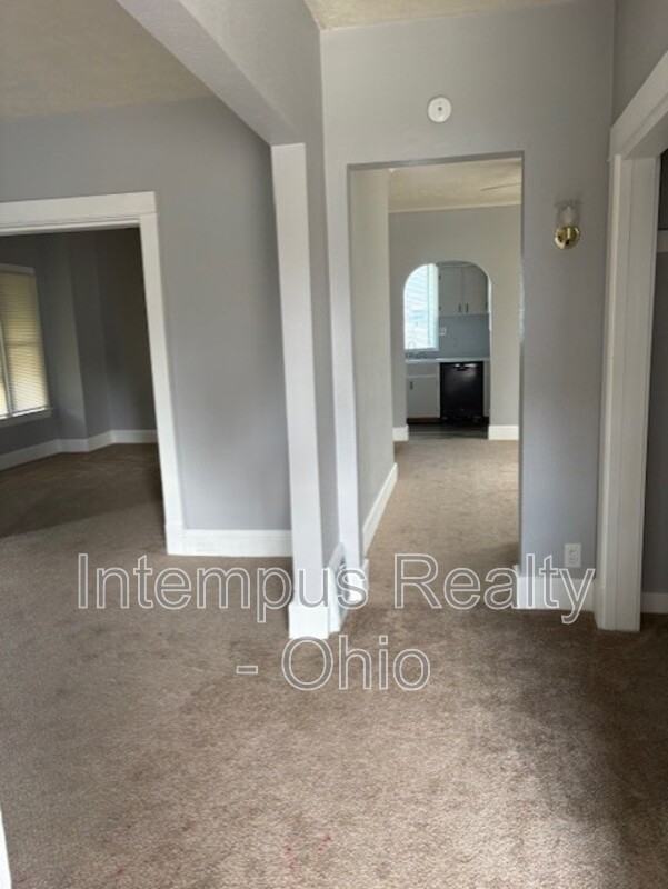 112 E 2nd St #DOWN - Photo 2 of 6