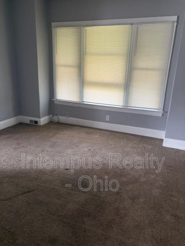 112 E 2nd St #DOWN - Photo 5 of 6